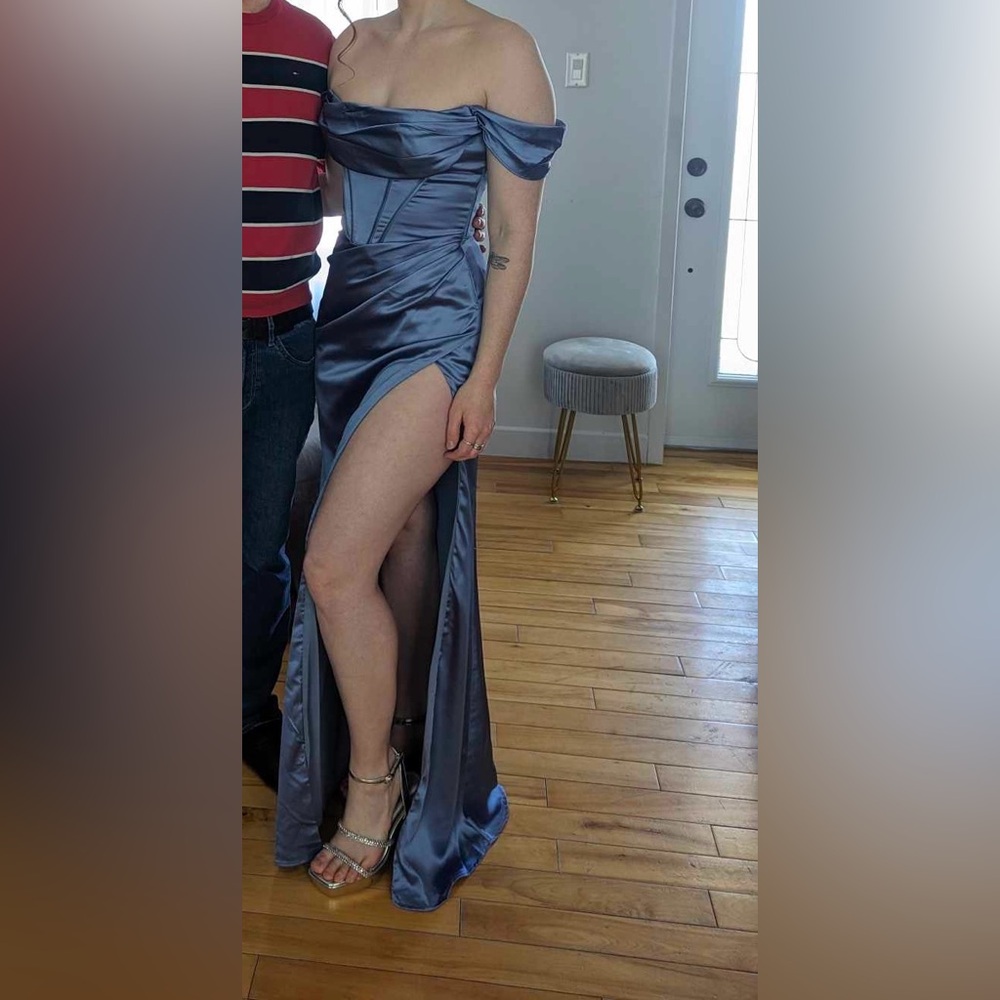 Prom dress 1861 size 4